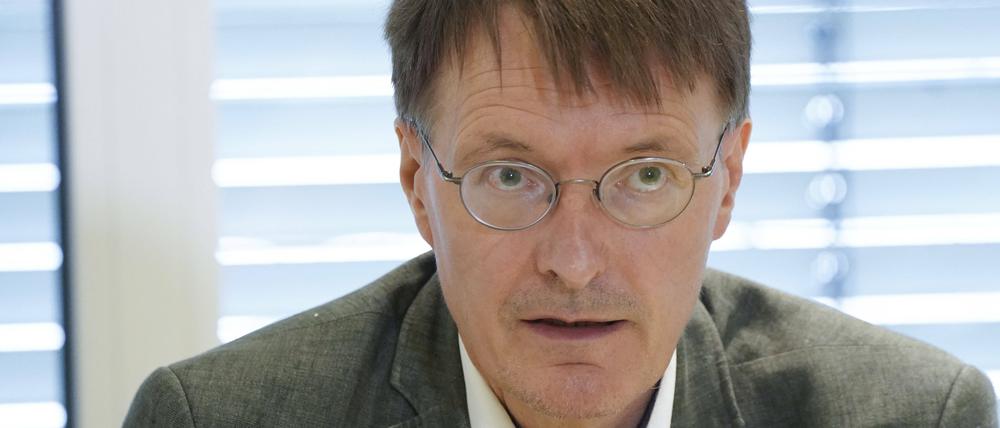 Der SPD-Politiker kritisiert die geplante Streichung der 50er-Inzidenz als Bewertungsmaßstab in der Pandemie.
