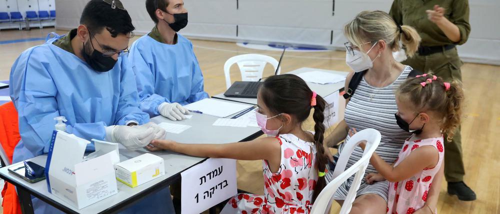 Vor Beginn des Schuljahres gilt den Kindern besondere Aufmerksamkeit.