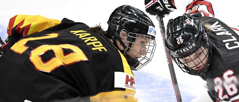 Los geht es. Der Termin ist ungewöhnlich, dennoch gehen die deutschen Eishockey-Frauen die WM mit Ehrgeiz an.