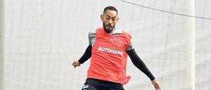 Voller Einsatz. Im Training trägt Matheus Cunha noch Hertha-Klamotten. Ob er auch noch einmal für die Berliner spielen wird, ist hingegen fraglich.