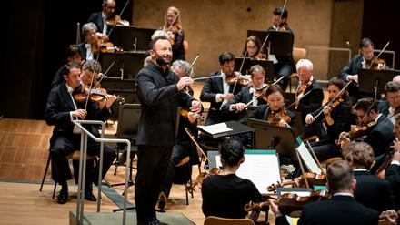 Philharmoniker Chefdirigent Kiril Petrenko und sein Orchester. 