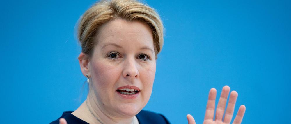 Franziska Giffey sagt, Berlin könne sich laxere Quarantäne-Regeln nicht leisten.