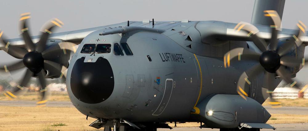 Während der Evakuierungsflüge aus Kabul werden bis zu 230 Personen mit dem Airbus A400M aus dem Krisengebiet geflogen.
