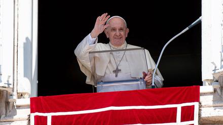 Die Operation des Papstes war offenbar ernster als bislang bekannt.