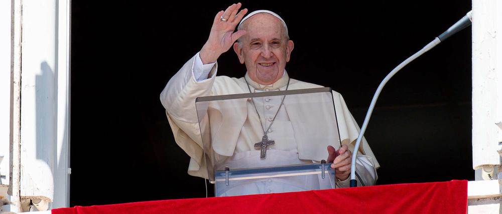 Die Operation des Papstes war offenbar ernster als bislang bekannt.