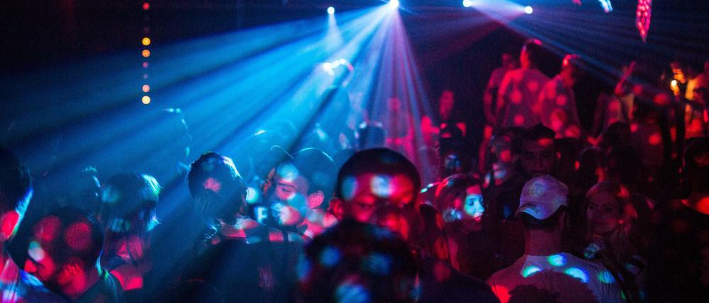 Immer wieder sterben Menschen am Drogenkonsum in Clubs.