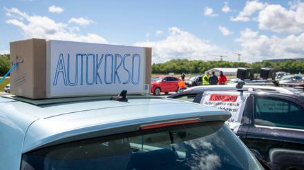 Die Querdenker planen mehrere Autokorsos in Berlin.
