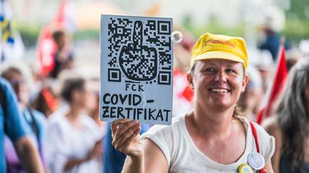Protest in Luzern: Das Covid-Zertifikat steht in der Kritik.