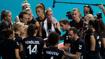 Die deutschen Volleyballerinnen haben erstmals seit 2005 wieder ein EM-Viertelfinale 