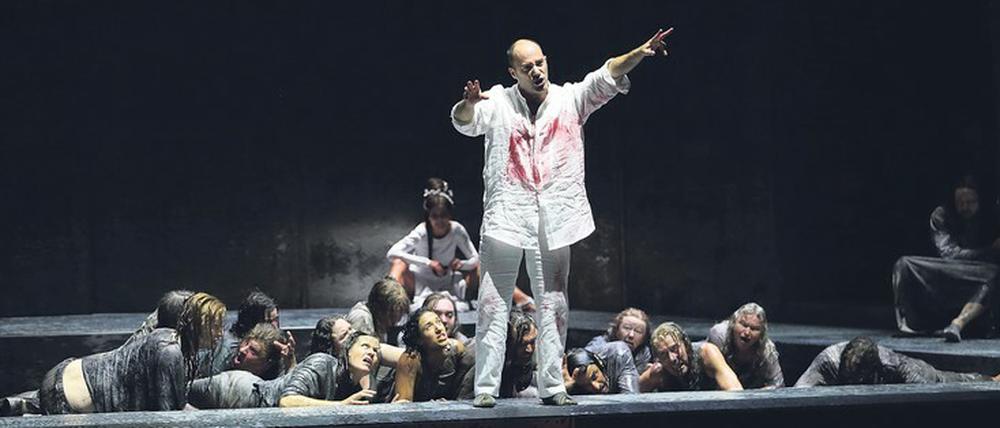 Es lebe der König, der König sei verflucht: Leigh Melrose in der Titelpartie an der Komischen Oper. 
