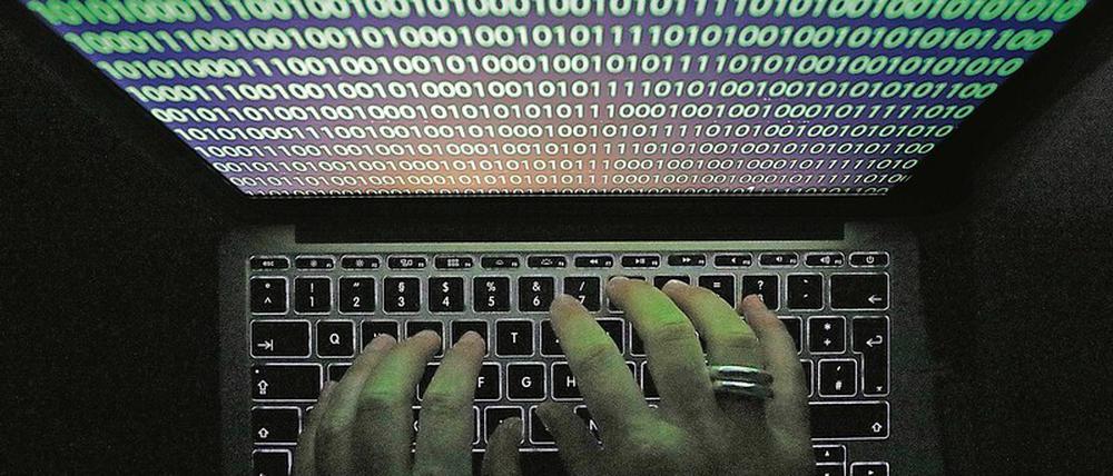 Mit der Wiederherstellung der Systeme nach einem Cyberangriff bleibt die Gefahrenlage beständig hoch. An der Justus-Liebig-Universität in Gießen folgten etwa zahlreiche Phishing-Angriffe auf Studierende.