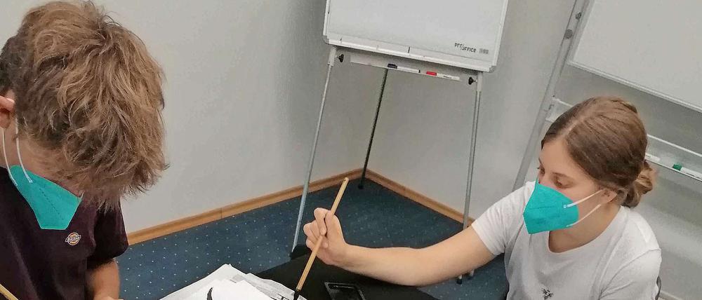 Mit der Zeit bemerkt man wirklich, wie der Pinsel leichter in der Hand liegt.