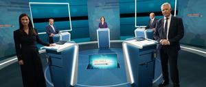 Beim ersten Wahl-Triell der deutschen TV-Geschichte stellten sich Annalena Baerbock (Bündnis 90/Die Grünen), Armin Laschet (CDU/CSU) und Olaf Scholz (SPD) den Fragen von Pinar Atalay und Peter Kloeppel.