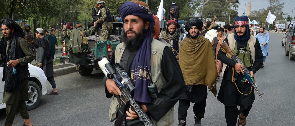 Taliban patrouillieren in Kabul.