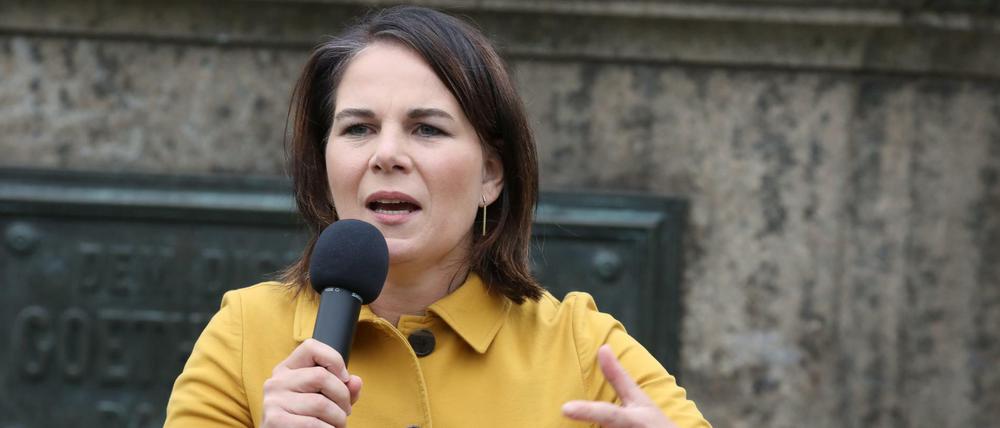 Annalena Baerbock, Kanzlerkandidatin und Bundesvorsitzende von Bündnis 90/Die Grünen, hatte zur Unterstützung ihrer Promotion rund 48.000 Euro aus Bundesmitteln erhalten. 