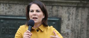 Annalena Baerbock, Kanzlerkandidatin und Bundesvorsitzende von Bündnis 90/Die Grünen, hatte zur Unterstützung ihrer Promotion rund 48.000 Euro aus Bundesmitteln erhalten. 