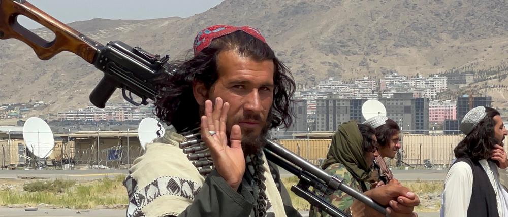 Nach dem Abzug der USA übernahmen die Taliban das Flugfeld von Kabul.