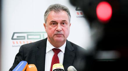 GDL-Chef Claus Weselsky kündigt am Montag die nächsten Schritte an, darunter wohl einen Bahnstreik.