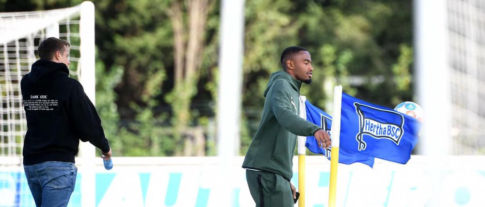 Neuzugang Myziane Maolida schaute sich seine neuen Kollegen schon mal in einem Testspiel an.