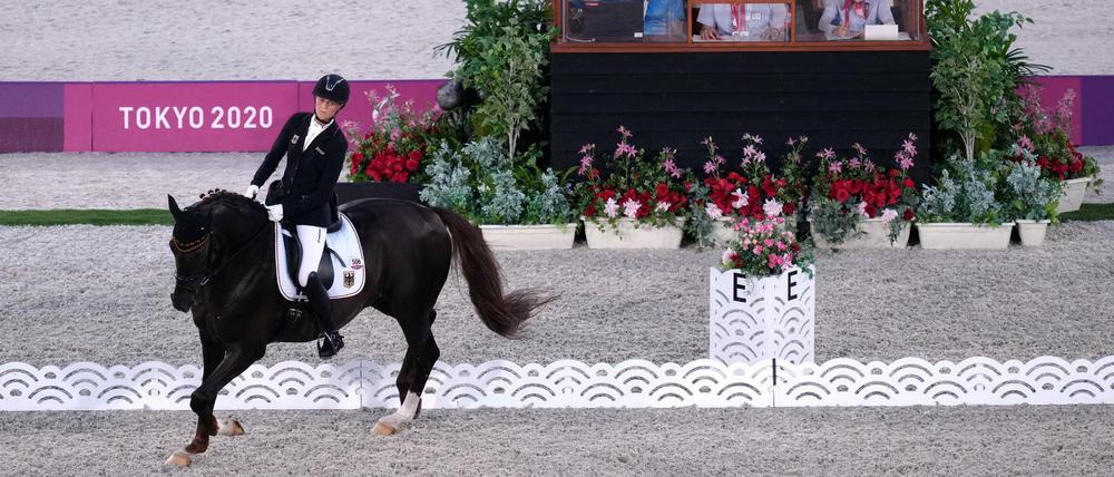 Das Duo Regine Mispelkamp und Highlander Delight's streten in der Kür stark auf und holen Bronze. Es sind die ersten Paralympics der beiden.