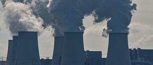 Der CO2-Preis belastet offenbar vor allem Haushalte mit geringeren Einkommen.