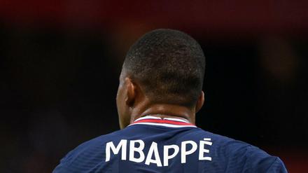 Kylian Mbappé soll sich mittlerweile damit abgefunden haben, bei Paris Saint-Germain zu bleiben.