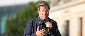 Robert Habeck stärkt dem grünen Finanzminister von Baden-Württemberg den Rücken.