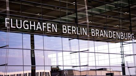 Bis zum Streikende dürften die Taxis uneingeschränkt Passagiere am Airport BER aufnehmen.