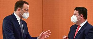 Gesundheitsminister Jens Spahn und Arbeitsminister Hubertus Heil auf der wöchentlichen Kabinettssitzung.