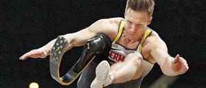Am Mittwochmittag deutscher Zeit geht es für Weitspringer Markus Rehm um die dritte Goldmedaille in Folge.