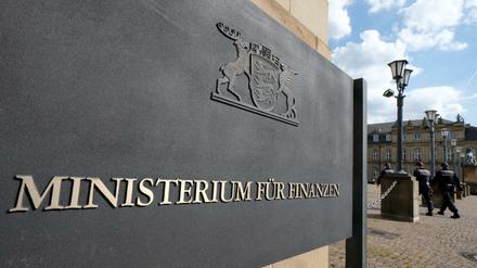 Im Finanzministerium in Stuttgart sieht man sich harter Kritik ausgesetzt.