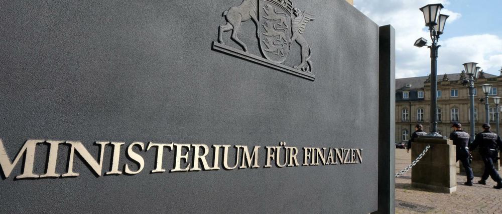 Im Finanzministerium in Stuttgart sieht man sich harter Kritik ausgesetzt.