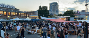 Auf einem Parkplatz neben dem RAW-Gelände soll ein neues Kulturareal entstehen. Gefeiert wird schon jetzt. 