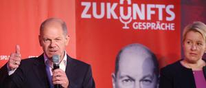 SPD-Kanzlerkandidat Olaf Scholz und die Berliner SPD-Spitzenkandidatin Franziska Giffey im Restaurant Zenner im Bezirk Treptow.