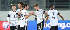 Verhaltene Sieger. Die deutschen Nationalspieler wussten selbst, dass sie mit dem 2:0 gegen Liechtenstein nur bedingt zufrieden sein konnten.