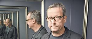 Auszeichnung in Kreuzberg. Beim Deutschen Schauspielpreis ist Matthias Brandt nominiert in der Kategorie „Schauspieler in einer Hauptrolle“ für den dreiteiligen Krimifilm „Das Geheimnis des Totenwaldes“, der 2019 gedreht wurde. Gerade hat er die Dreharbeiten zur neuen Netflixserie „Cable Cash“ beendet. 