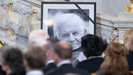 Drei Wochen nach dem Tod von Kurt Biedenkopf nimmt Sachsen offiziell Abschied von Kurt Biedenkopf.