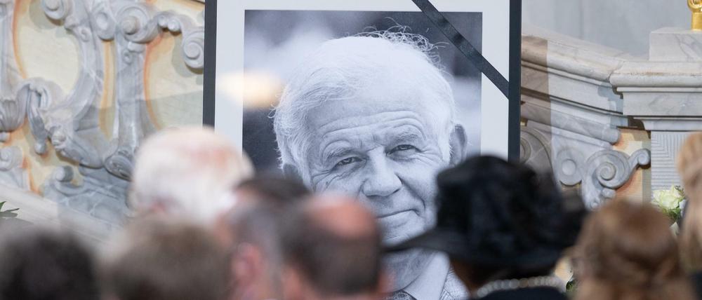 Drei Wochen nach dem Tod von Kurt Biedenkopf nimmt Sachsen offiziell Abschied von Kurt Biedenkopf.