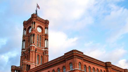 Rotes Rathaus. Die Dienstgebäude der Senatskanzlei dürfen von Externen nur noch nach der 3G-Regelung betreten werden.
