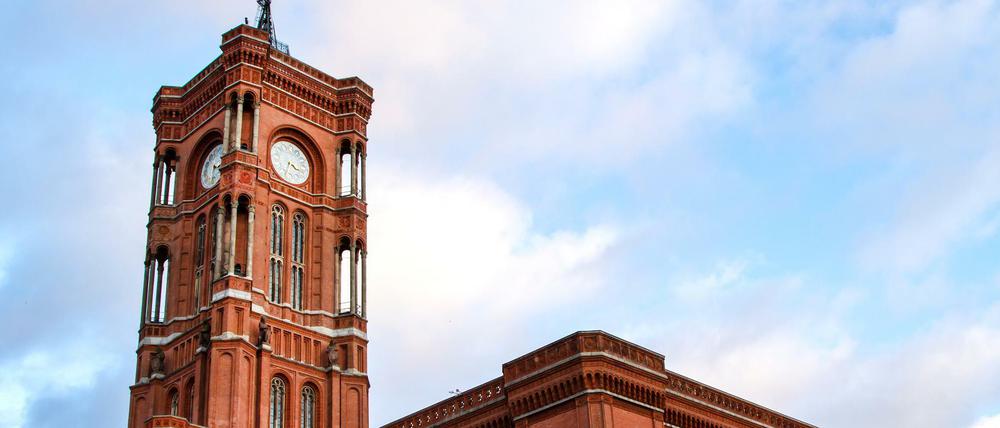 Rotes Rathaus. Die Dienstgebäude der Senatskanzlei dürfen von Externen nur noch nach der 3G-Regelung betreten werden.