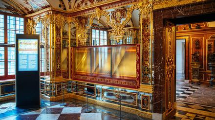 Die ausgeraubte Vitrine im Juwelenzimmer des Historischen Grünen Gewölbes im Residenzschloss in Dresden.