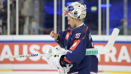 Wenig Spaß. Eisbären-Torwart Mathias Niederberger.