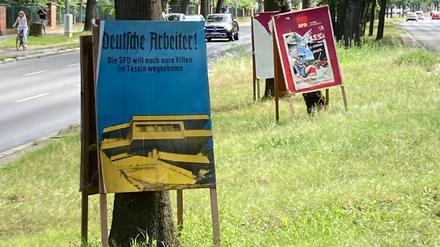 „Deutsche Arbeiter! Die SPD will euch eure Villen im Tessin wegnehmen“, Plakat mit Text von 1972 des Künstlers Klaus Staeck. Jetzt plakatiert von der SPD in Steglitz-Zehlendorf.