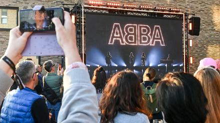 Beim Abba-Event "Abba Voyage" im Hotel nhow Berlin wurde am Mittwoch vor Fans das neue Album und eine Hologramm-Show der Band Abba angekündigt. 