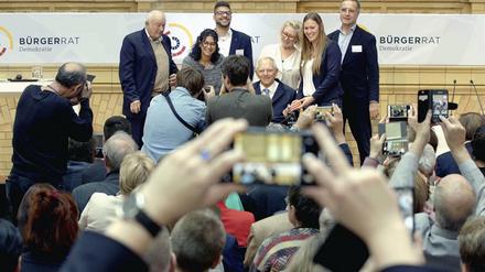 Der erste Bürgerrat starte 2019 unter großem Interesse - nun interessiert sich niemand über seine Ergebnisse.