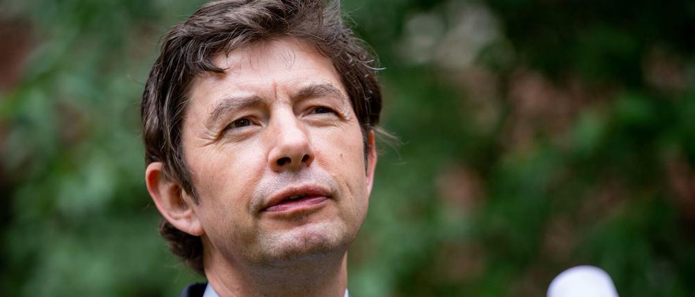 Christian Drosten hält Kontaktbeschränkungen im Herbst wieder für wahrscheinlich.