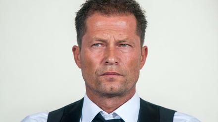 Schauspieler Til Schweiger stellt sich in einem neuen Dokumentarfilm klar gegen das Impfen von Kindern gegen Corona.