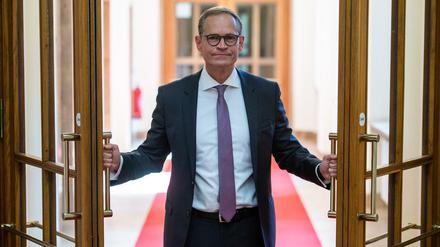 Müller bewirbt sich um das Direktmandat in Charlottenburg-Wilmersdorf für den Bundestag und steht auf Platz eins der SPD-Landesliste.