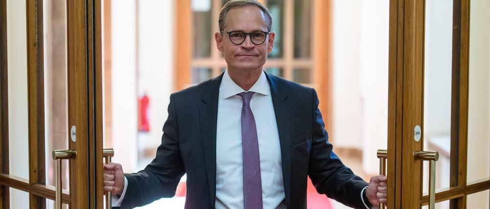 Müller bewirbt sich um das Direktmandat in Charlottenburg-Wilmersdorf für den Bundestag und steht auf Platz eins der SPD-Landesliste.
