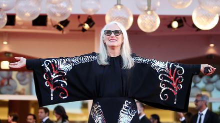 Die neuseeländische Regisseurin Jane Campion bei der Ankunft auf dem roten Teppich zur Festivaleröffnung.